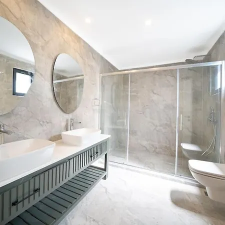 Villa Sleeps 4 Modern And Luxurios Awz 271